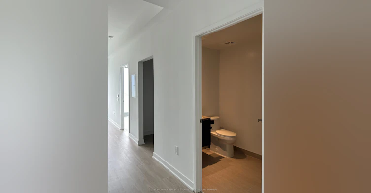 3612-3900 Confederation Parkway E, Mississauga, ON, L5B 0M3 - 8