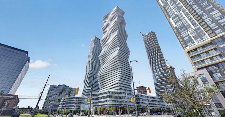 1203-3900 Confederation Parkway, Mississauga, ON, L5B 0M3