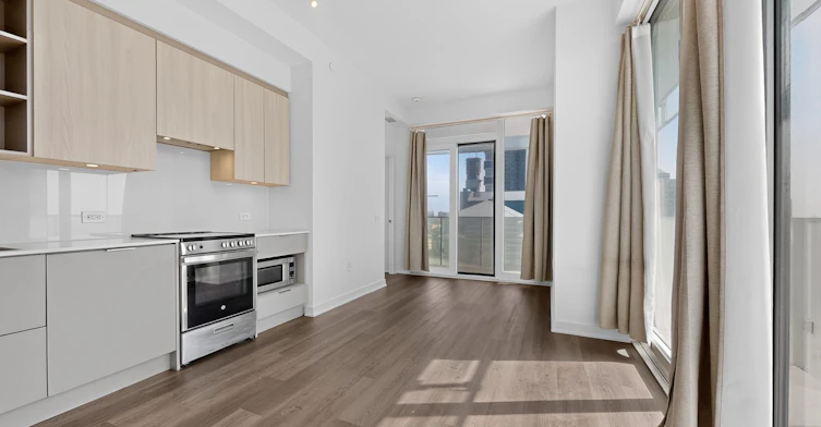 1203-3900 Confederation Parkway, Mississauga, ON, L5B 0M3 - 4
