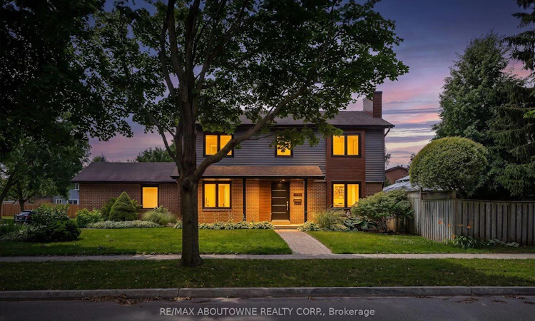 3985 Taffey Crescent