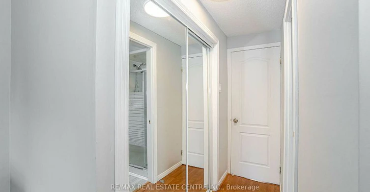 2046 Glenada Crescent, Oakville, ON, L6H 4M3 - 23