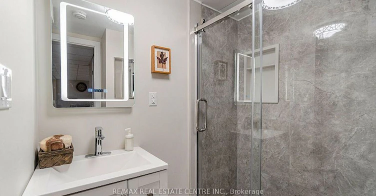 2046 Glenada Crescent, Oakville, ON, L6H 4M3 - 37