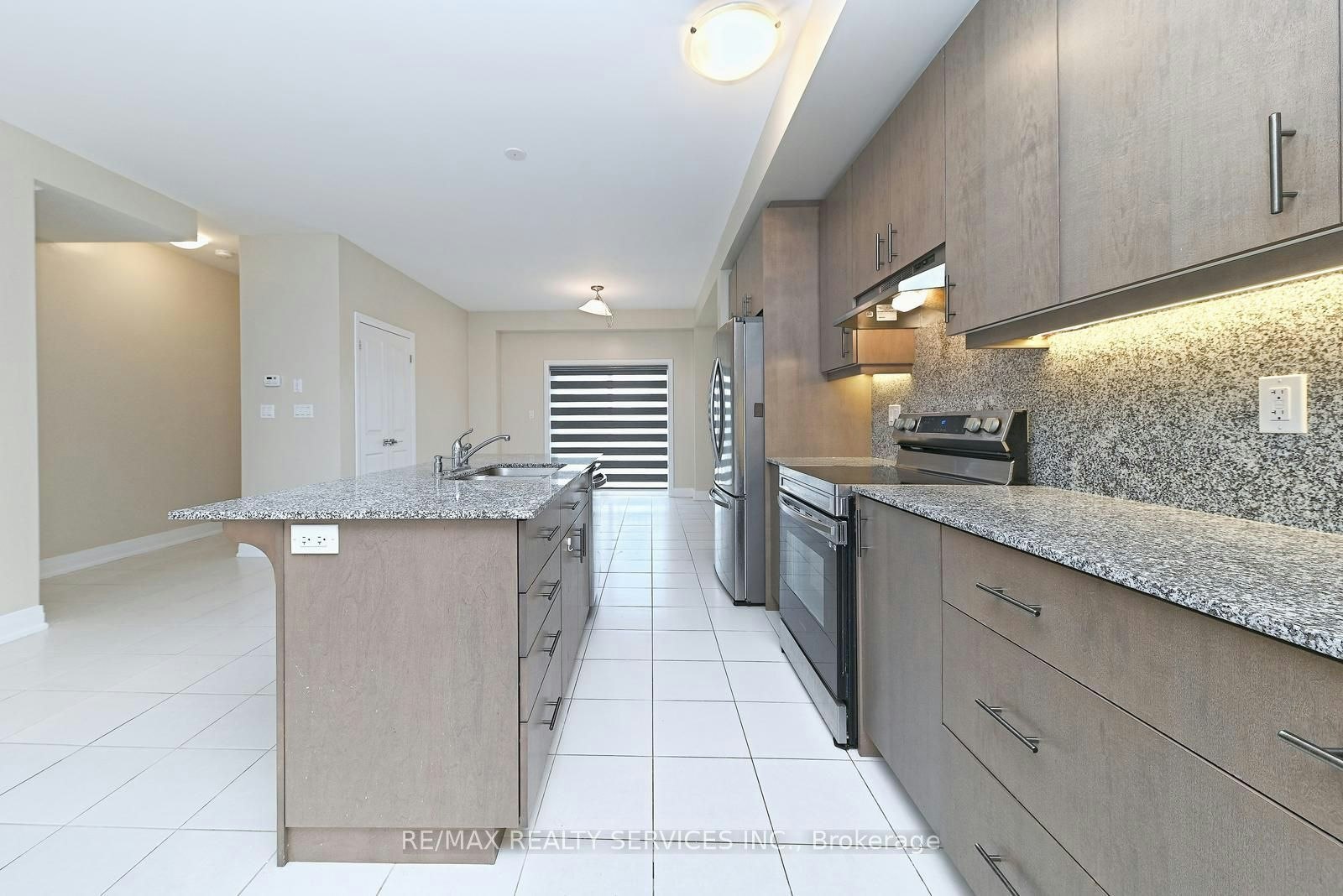 52 Humberstone Drive, Halton Hills, ON, L7G 0P6