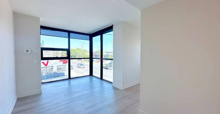 208-3385 Dundas Street W, Toronto, ON, M6S 2S2 - 2