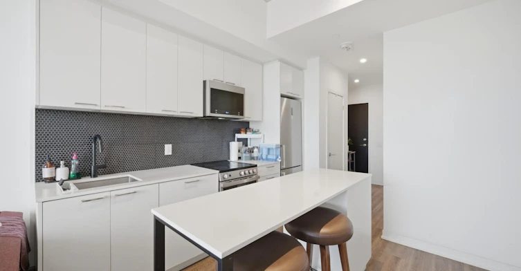 801-1808 St. Clair Avenue W, Toronto, ON, M6N 1J5 - 7