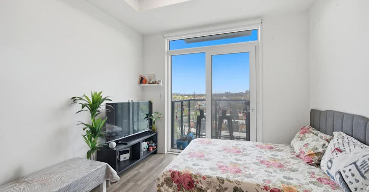 801-1808 St. Clair Avenue W, Toronto, ON, M6N 1J5 - 10