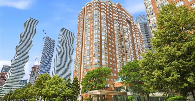 PH106-335 Webb Drive, Mississauga, ON, L5B 4A1