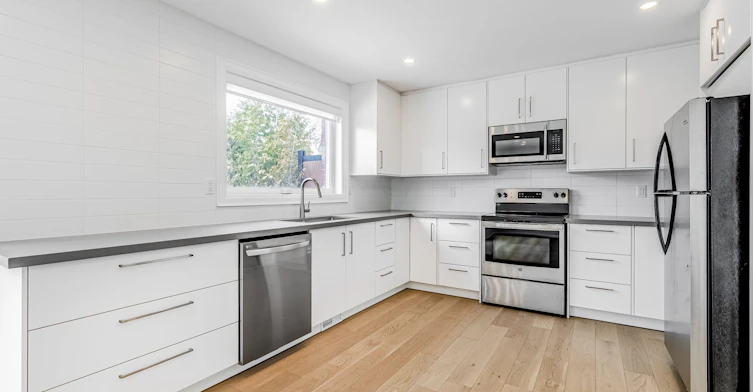 Lower-674 Netherton Crescent, Mississauga, ON, L4Y 2M4 - 2