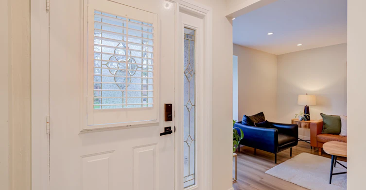 143 Voltarie Crescent, Mississauga, ON, L5A 2A5 - 2