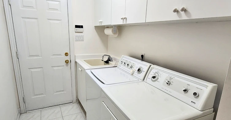 Bsmt-387 Rocca Court, Mississauga, ON, L5W 1V1 - 11