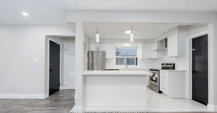 3-31 Wesley Street, Toronto, ON, M8Y 2W5