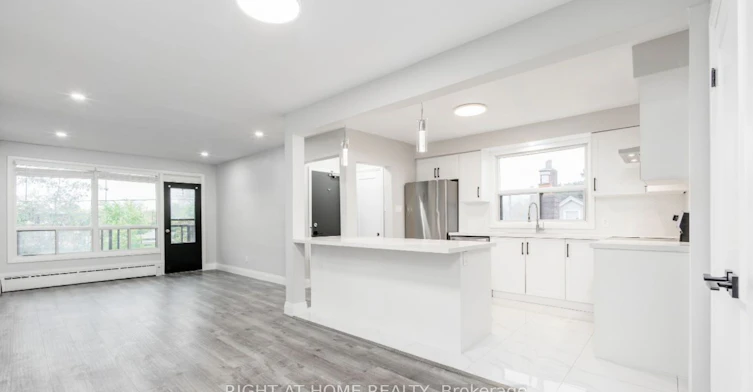 3-31 Wesley Street, Toronto, ON, M8Y 2W5 - 2
