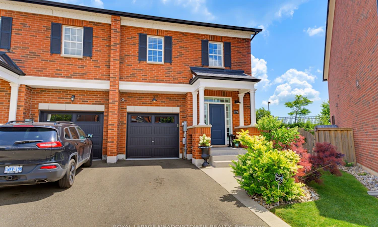 779 Banks Crescent