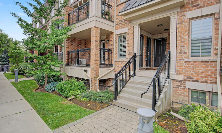 73-2441 Greenwich Drive