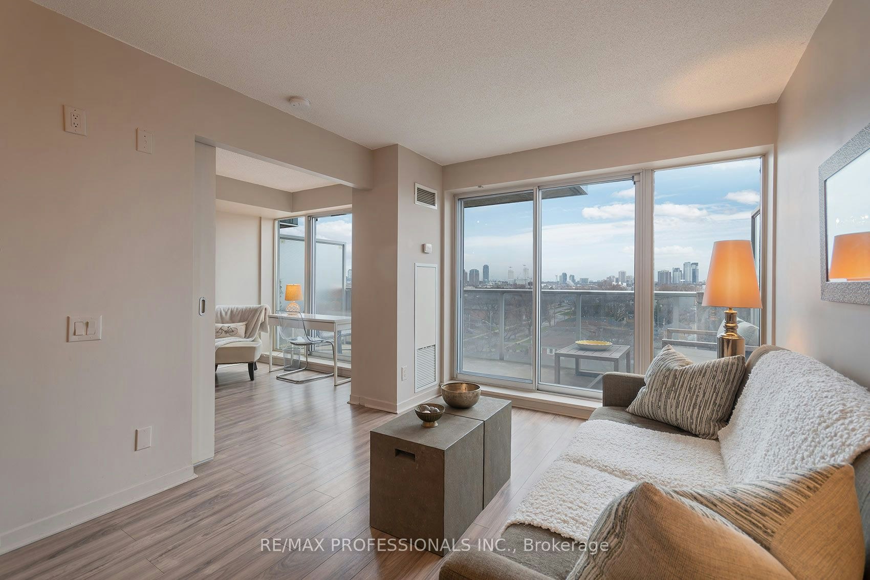 704-1040 The Queensway N/A, Toronto, ON, M8Z 0A7