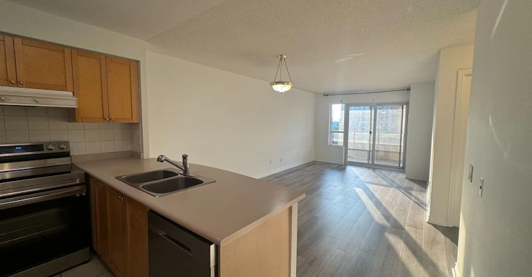 423-25 Kingsbridge Garden Circle, Mississauga, ON, L5R 4B1 - 12