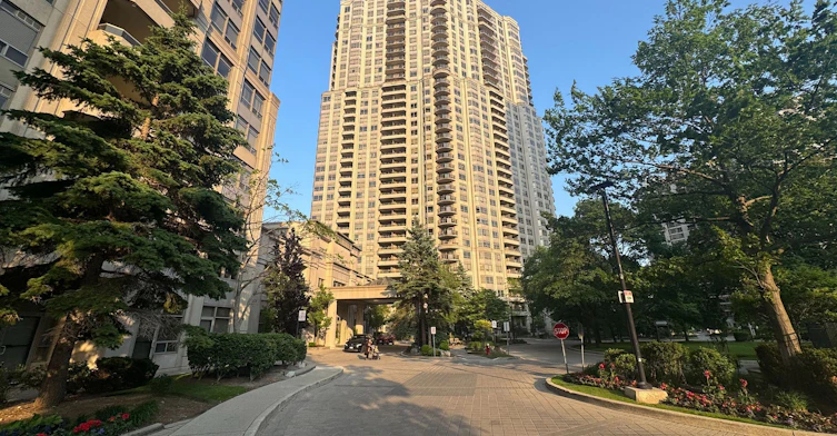 423-25 Kingsbridge Garden Circle, Mississauga, ON, L5R 4B1