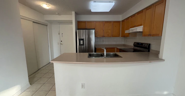 423-25 Kingsbridge Garden Circle, Mississauga, ON, L5R 4B1 - 18