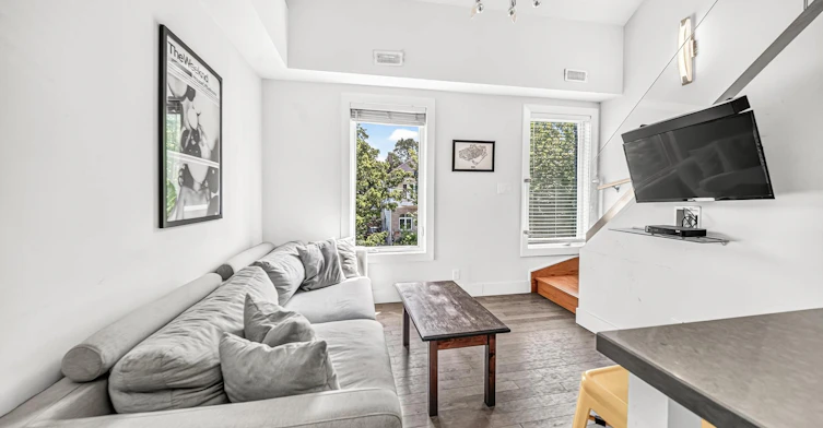 1-160 Lansdowne Avenue, Toronto, ON, M6K 2V9 - 6