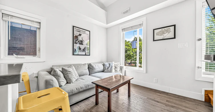 1-160 Lansdowne Avenue, Toronto, ON, M6K 2V9 - 4