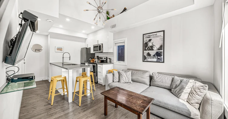 1-160 Lansdowne Avenue, Toronto, ON, M6K 2V9 - 3