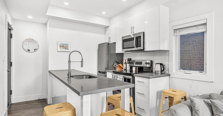 1-160 Lansdowne Avenue, Toronto, ON, M6K 2V9 - 7