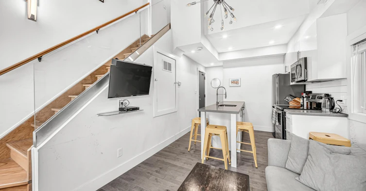 1-160 Lansdowne Avenue, Toronto, ON, M6K 2V9 - 5
