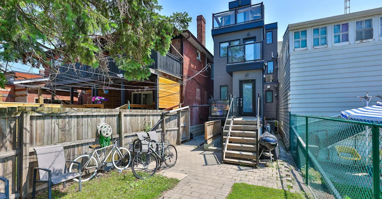1-160 Lansdowne Avenue, Toronto, ON, M6K 2V9 - 16