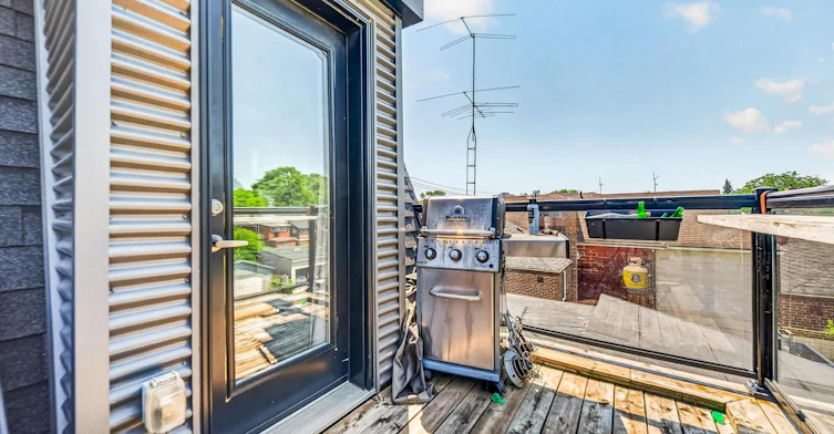 1-160 Lansdowne Avenue, Toronto, ON, M6K 2V9 - 10