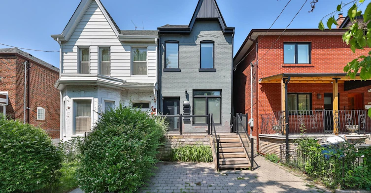 1-160 Lansdowne Avenue, Toronto, ON, M6K 2V9