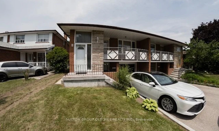 8 Richgrove Drive