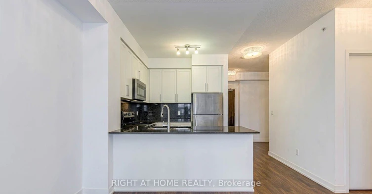 704-840 Queens Plate Drive, Toronto, ON, M9W 0E7 - 4