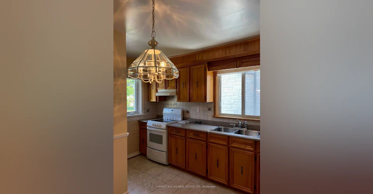 54 Charleston Road, Toronto, ON, M9B 4M9 - 11