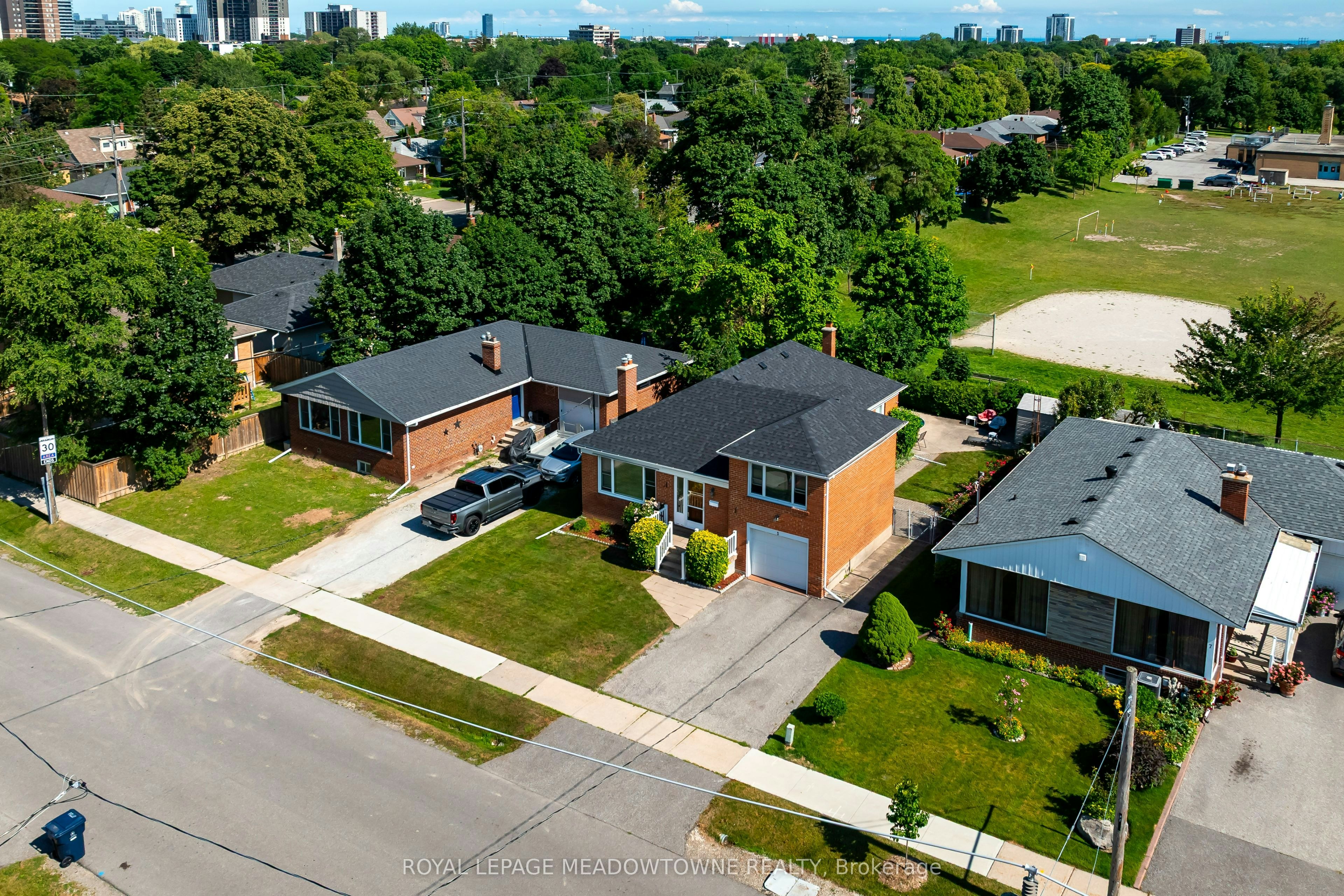 5 Boreal Road, Toronto, ON, M9C 2E9