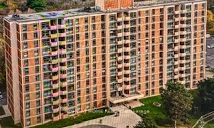 211-335 Driftwood Avenue