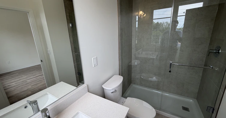 702 Royal Front Street, Mississauga, ON, L4Y 0C8 - 22