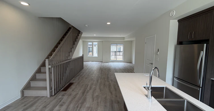 702 Royal Front Street, Mississauga, ON, L4Y 0C8 - 11
