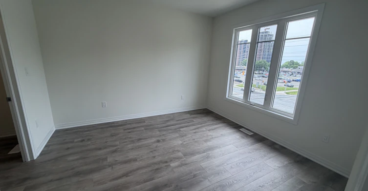 702 Royal Front Street, Mississauga, ON, L4Y 0C8 - 21