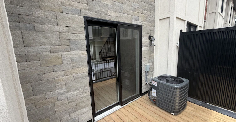 702 Royal Front Street, Mississauga, ON, L4Y 0C8 - 12