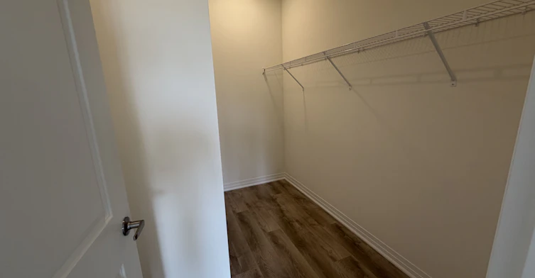 702 Royal Front Street, Mississauga, ON, L4Y 0C8 - 20