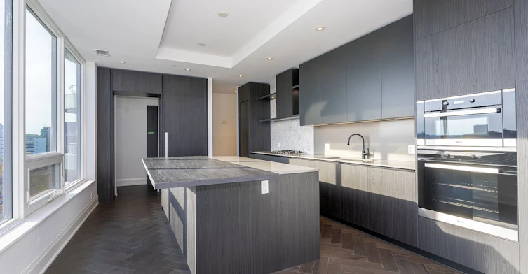 602-55 Port Street E, Mississauga, ON, L5G 4P3 - 5