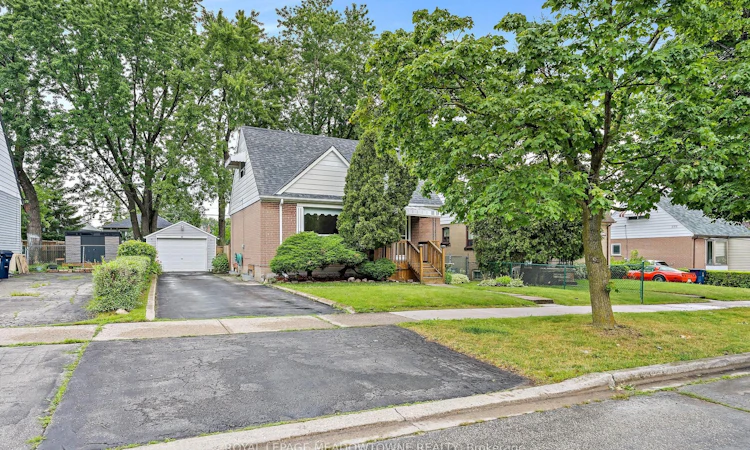 27 Hatfield Crescent