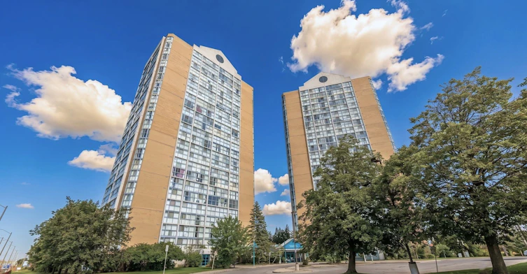 2403-25 Trailwood Drive, Mississauga, ON, L4Z 3K9