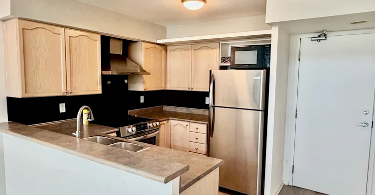 411-200 Manitoba Street, Toronto, ON, M8Y 3Y9 - 2
