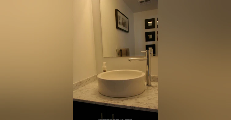 411-200 Manitoba Street, Toronto, ON, M8Y 3Y9 - 11