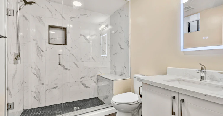 5 Rutherford Avenue, Toronto, ON, M6M 2C5 - 7