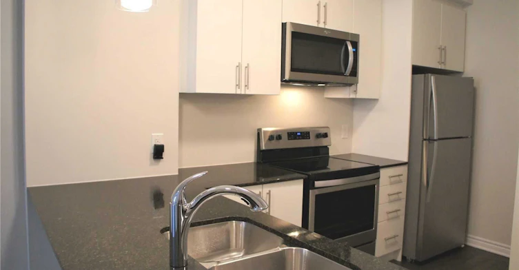 403-150 Oak Park Boulevard, Oakville, ON, L6H 3P2 - 3