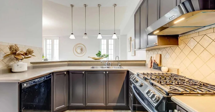 3905 Quiet Creek Drive, Mississauga, ON, L5M 8B5 - 6