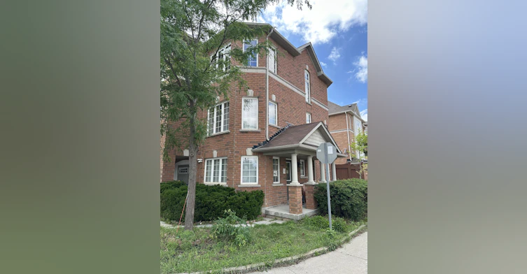 1A & 1B-29 October Place, Brampton, ON, L6Y 0R6