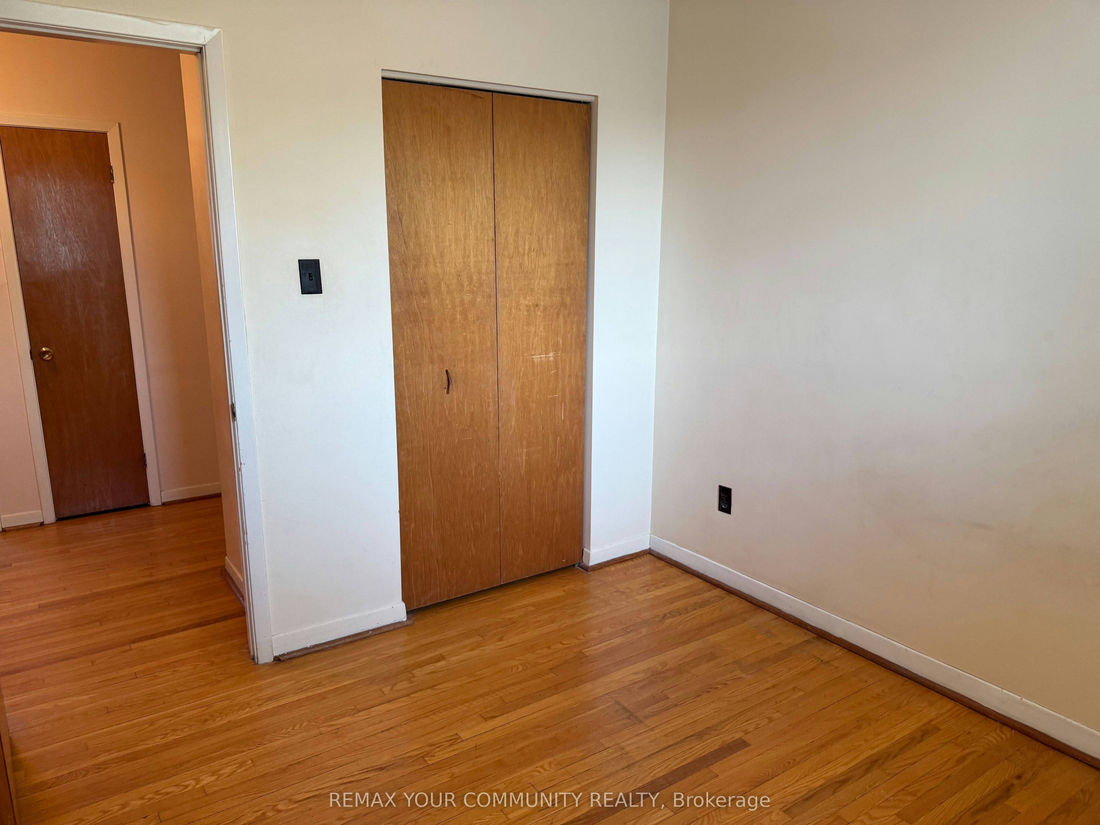UPPER-300 Driftwood Avenue, Toronto, ON, M3N 2P1 - 15